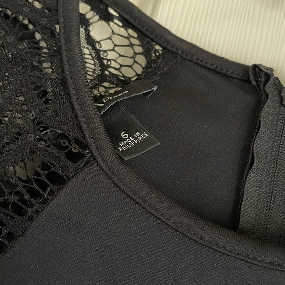 Black and lace knee length dress - Picture 2 of 3